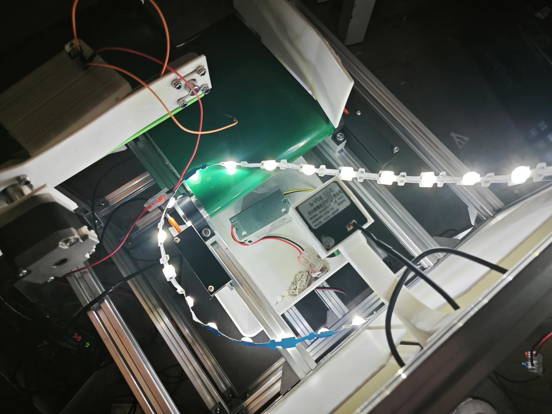 传送带 LED 灯带