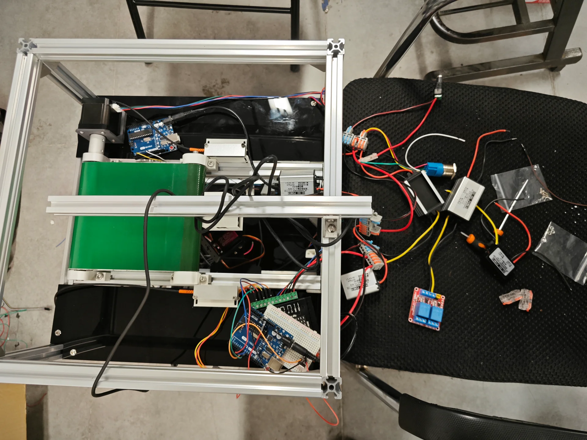 传送带接线组件布局