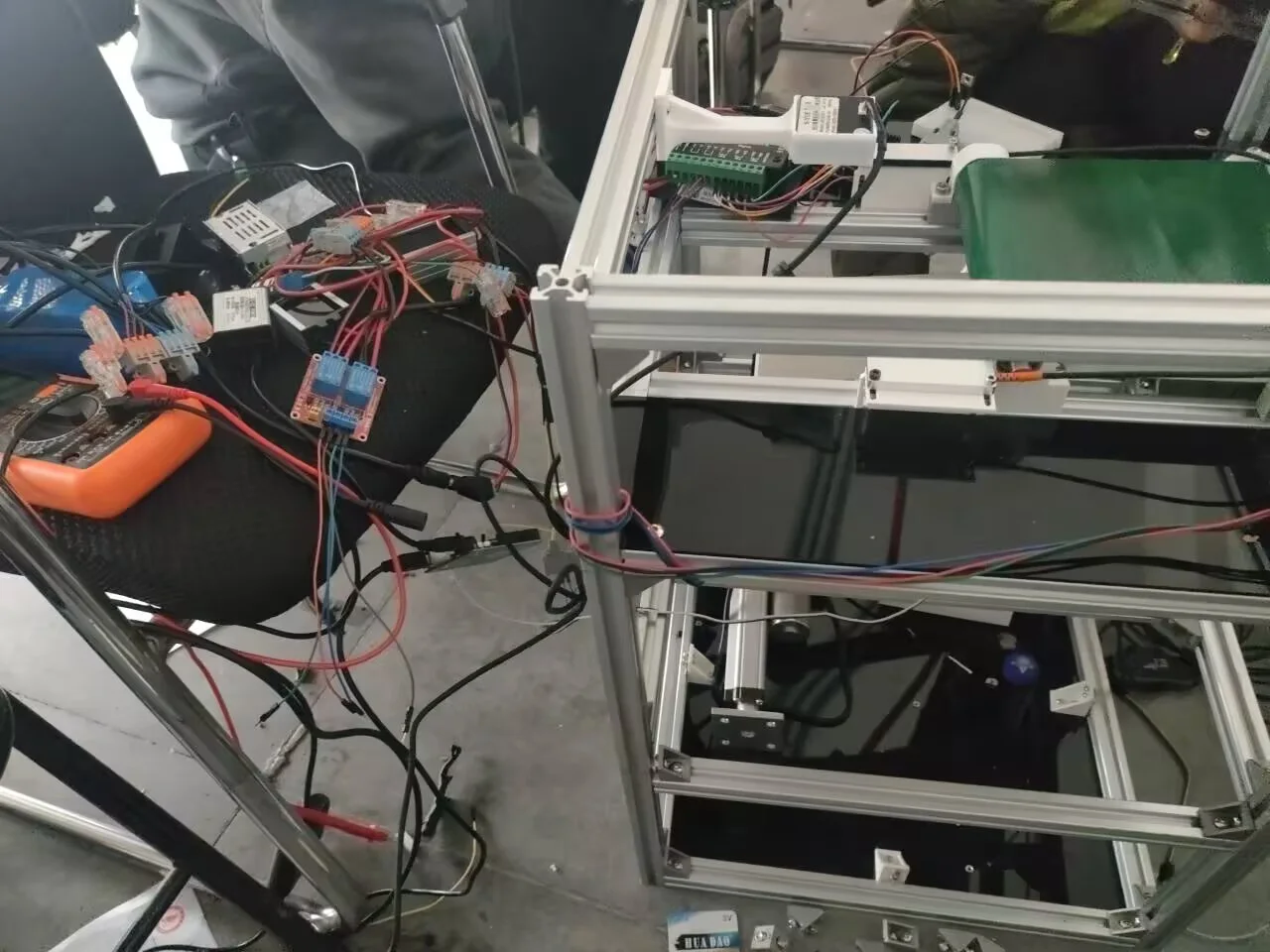 分拣设备组装接线