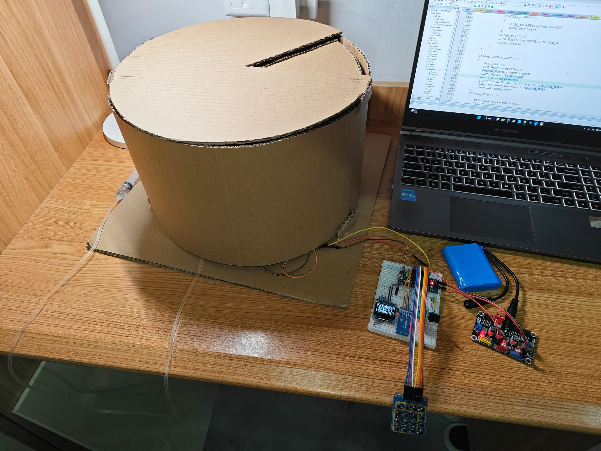 电子项目实验纸板圆柱与电路连接